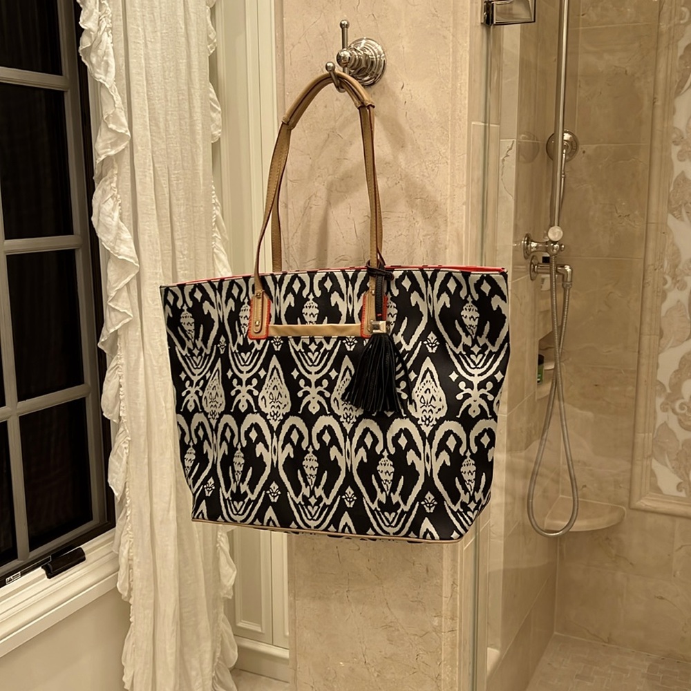 New tote